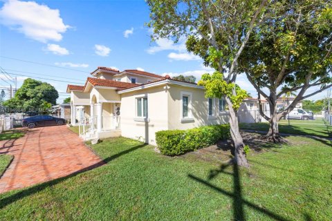 Снять в аренду виллу или дом в Майами, Флорида 2 спальни, 111.48м2, № 2005573 - фото 18