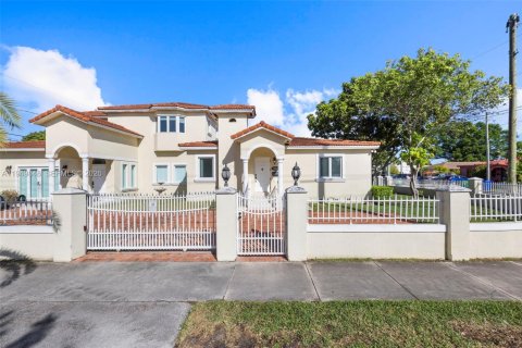 Снять в аренду виллу или дом в Майами, Флорида 2 спальни, 111.48м2, № 2005573 - фото 19