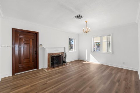 Дом в Майами, Флорида 2 спальни, 111.48м2 № 2005573