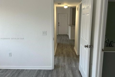 Copropriété à louer à Homestead, Floride: 2 chambres, 83.15 m2 № 2170993 - photo 6