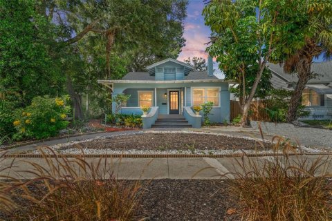 House in Saint Petersburg, Florida 3 bedrooms, 114.08 sq.m. № 2199468