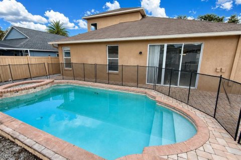 House in Tampa, Florida 4 bedrooms, 238.2 sq.m. № 2314497 - photo 24