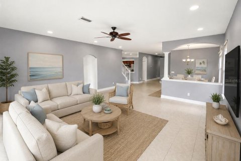House in Tampa, Florida 4 bedrooms, 238.2 sq.m. № 2314497 - photo 3