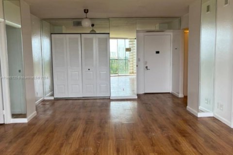 Copropriété à vendre à Aventura, Floride: 2 chambres, 121.98 m2 № 1867599 - photo 11