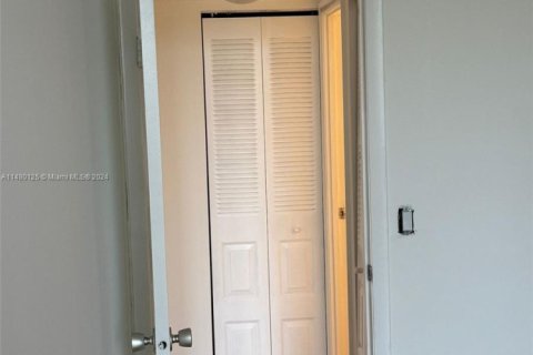 Copropriété à vendre à Aventura, Floride: 2 chambres, 121.98 m2 № 1867599 - photo 28