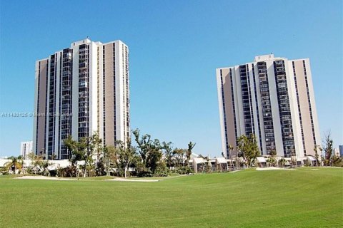 Copropriété à vendre à Aventura, Floride: 2 chambres, 121.98 m2 № 1867599 - photo 2