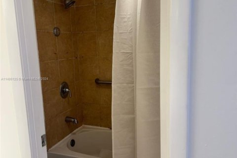 Copropriété à vendre à Aventura, Floride: 2 chambres, 121.98 m2 № 1867599 - photo 14