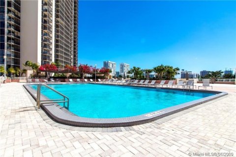 Copropriété à vendre à Aventura, Floride: 2 chambres, 121.98 m2 № 1867599 - photo 1
