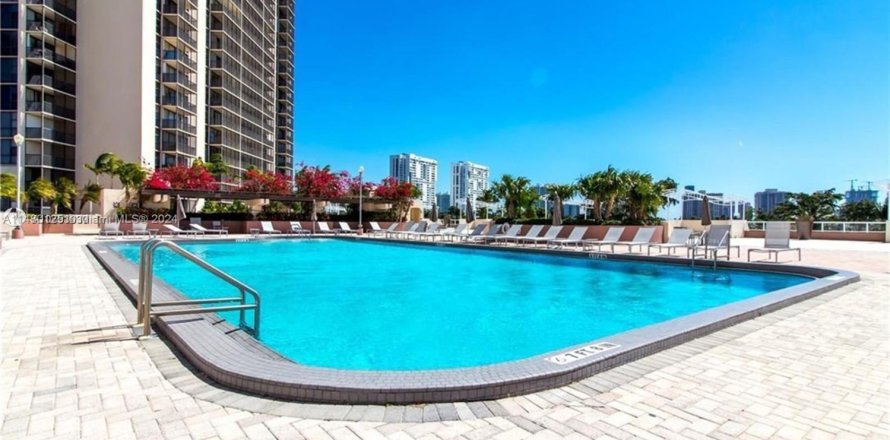 Condo à Aventura, Floride, 2 chambres  № 1867599
