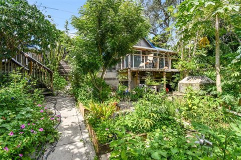 Casa en venta en Tampa, Florida, 8 dormitorios, 139.82 m2 № 1904568 - foto 5