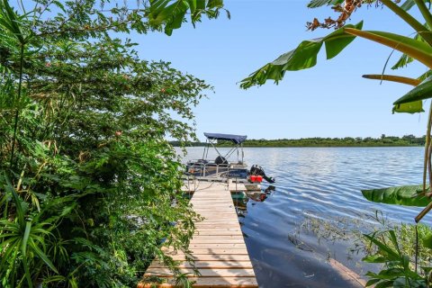 Casa en venta en Tampa, Florida, 8 dormitorios, 139.82 m2 № 1904568 - foto 12