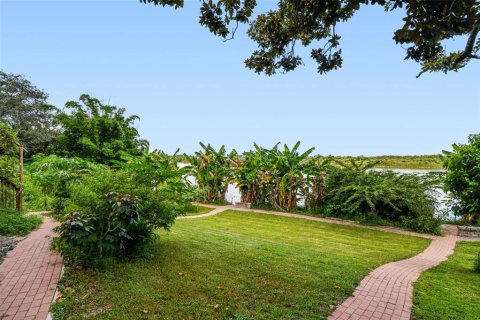 Casa en venta en Tampa, Florida, 8 dormitorios, 139.82 m2 № 1904568 - foto 10