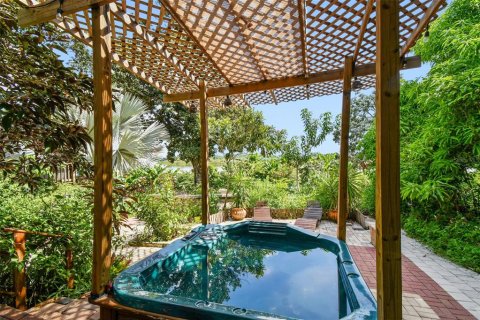 Casa en venta en Tampa, Florida, 8 dormitorios, 139.82 m2 № 1904568 - foto 23