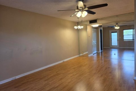 Condominio en venta en Coconut Creek, Florida, 1 dormitorio, 74.14 m2 № 2251156 - foto 12