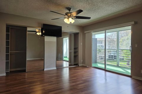 Condominio en venta en Coconut Creek, Florida, 1 dormitorio, 74.14 m2 № 2251156 - foto 5