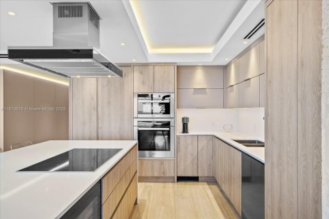 Снять в аренду кондоминиум в Ки-Бискейн, Флорида 3 спальни, 179.3м2, № 1888731 - фото 4