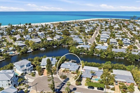 House in Anna Maria, Florida 2 bedrooms, 113.62 sq.m. № 2151076 - photo 3
