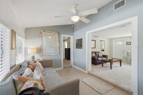 House in Anna Maria, Florida 2 bedrooms, 113.62 sq.m. № 2151076 - photo 12