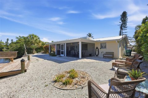 House in Anna Maria, Florida 2 bedrooms, 113.62 sq.m. № 2151076 - photo 29