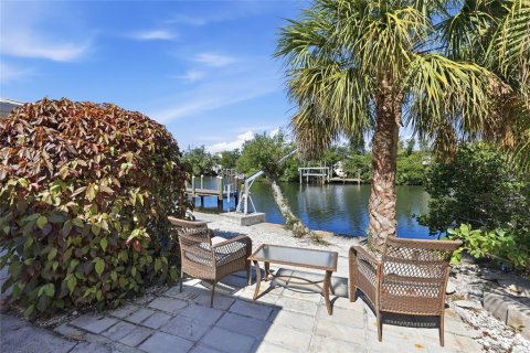 House in Anna Maria, Florida 2 bedrooms, 113.62 sq.m. № 2151076 - photo 30