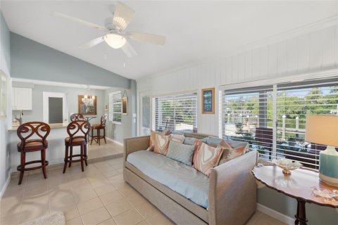 House in Anna Maria, Florida 2 bedrooms, 113.62 sq.m. № 2151076 - photo 13