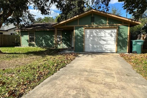 Villa ou maison à louer à Ocala, Floride: 3 chambres, 100.52 m2 № 2427127 - photo 2