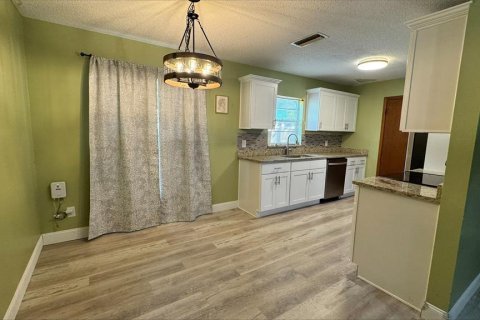 Villa ou maison à louer à Ocala, Floride: 3 chambres, 100.52 m2 № 2427127 - photo 5