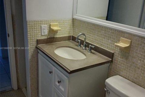 Condo in Aventura, Florida, 1 bedroom  № 2060999 - photo 11
