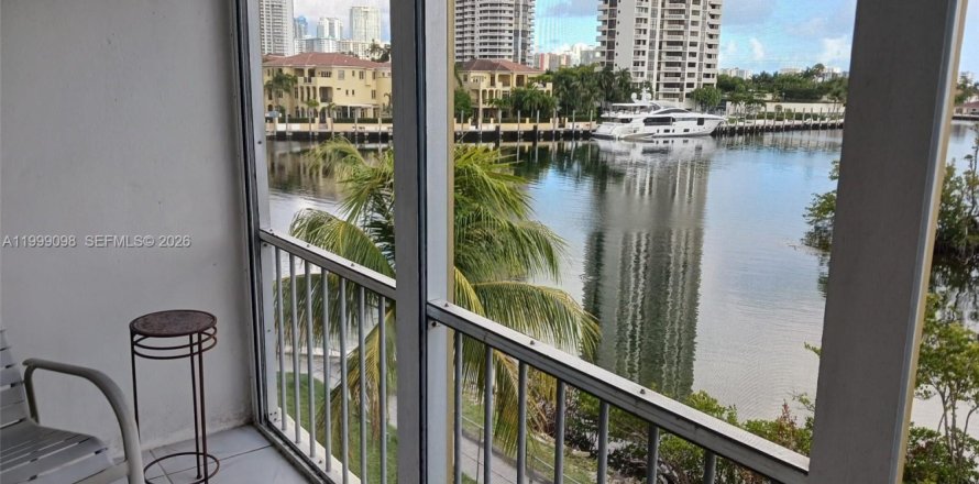 Condo in Aventura, Florida, 1 bedroom  № 2060999