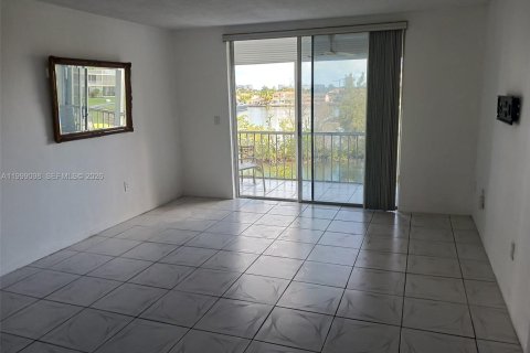 Condo in Aventura, Florida, 1 bedroom  № 2060999 - photo 6