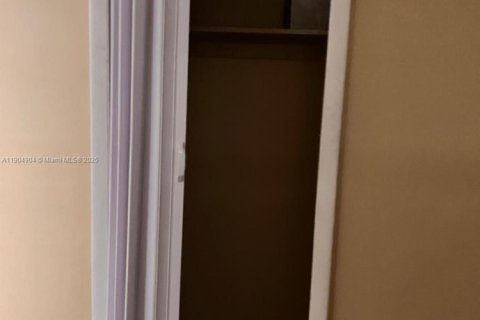 Купить коммерческую недвижимость в Майами, Флорида 410.72м2, № 1956082 - фото 18