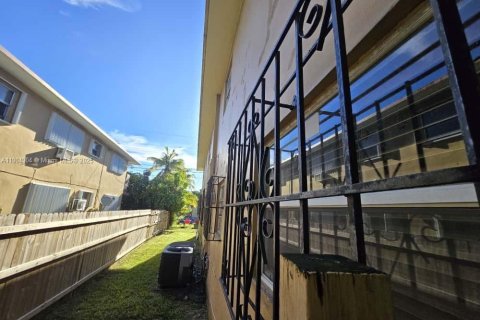 Купить коммерческую недвижимость в Майами, Флорида 410.72м2, № 1956082 - фото 7