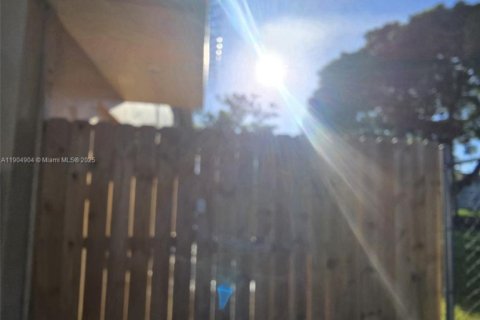 Купить коммерческую недвижимость в Майами, Флорида 410.72м2, № 1956082 - фото 13