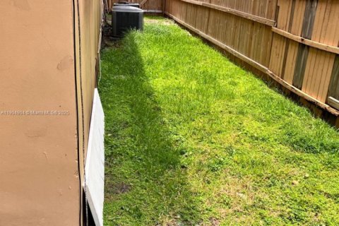 Купить коммерческую недвижимость в Майами, Флорида 410.72м2, № 1956082 - фото 16