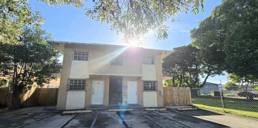 Коммерческая недвижимость в Майами, Флорида 410.72м2 № 1956082