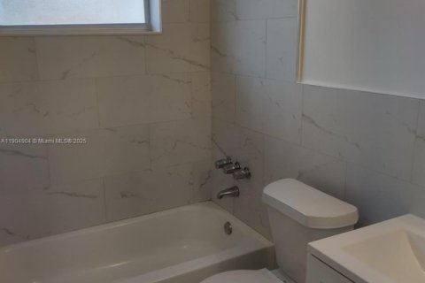 Купить коммерческую недвижимость в Майами, Флорида 410.72м2, № 1956082 - фото 26