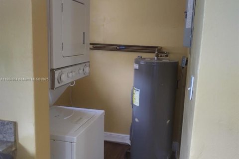 Купить коммерческую недвижимость в Майами, Флорида 410.72м2, № 1956082 - фото 10