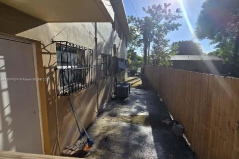 Купить коммерческую недвижимость в Майами, Флорида 410.72м2, № 1956082 - фото 30