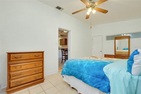 House in Port Charlotte, Florida 4 bedrooms, 167.04 sq.m. № 2223785 - photo 26