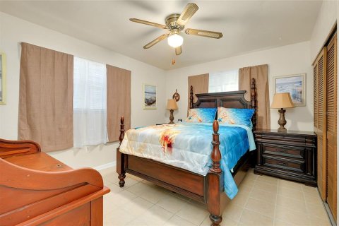 House in Port Charlotte, Florida 4 bedrooms, 167.04 sq.m. № 2223785 - photo 30