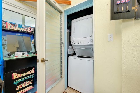 House in Port Charlotte, Florida 4 bedrooms, 167.04 sq.m. № 2223785 - photo 23