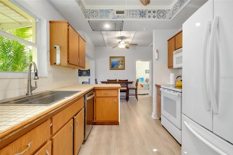 House in Port Charlotte, Florida 4 bedrooms, 167.04 sq.m. № 2223785 - photo 14