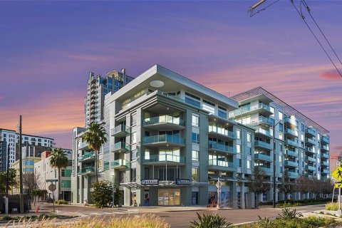 Condominio en venta en Tampa, Florida, 2 dormitorios, 135.27 m2 № 1872857 - foto 1