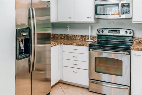 Copropriété à louer à Sarasota, Floride: 3 chambres, 118.91 m2 № 2298795 - photo 6