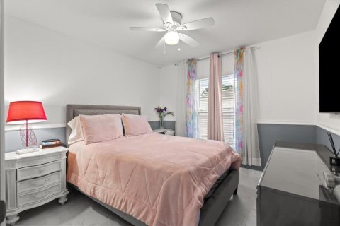 Villa ou maison à vendre à Port St. Lucie, Floride: 5 chambres, 184.32 m2 № 2087336 - photo 25