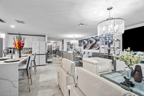 Villa ou maison à vendre à Port St. Lucie, Floride: 5 chambres, 184.32 m2 № 2087336 - photo 5