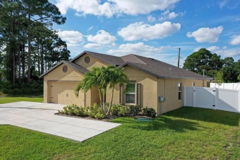 Villa ou maison à vendre à Port St. Lucie, Floride: 5 chambres, 184.32 m2 № 2087336 - photo 3