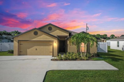 Villa ou maison à Port St. Lucie, Floride 5 chambres, 184.32 m2 № 2087336