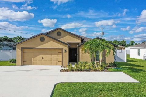 Villa ou maison à vendre à Port St. Lucie, Floride: 5 chambres, 184.32 m2 № 2087336 - photo 2