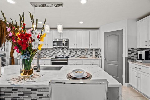 Villa ou maison à vendre à Port St. Lucie, Floride: 5 chambres, 184.32 m2 № 2087336 - photo 13